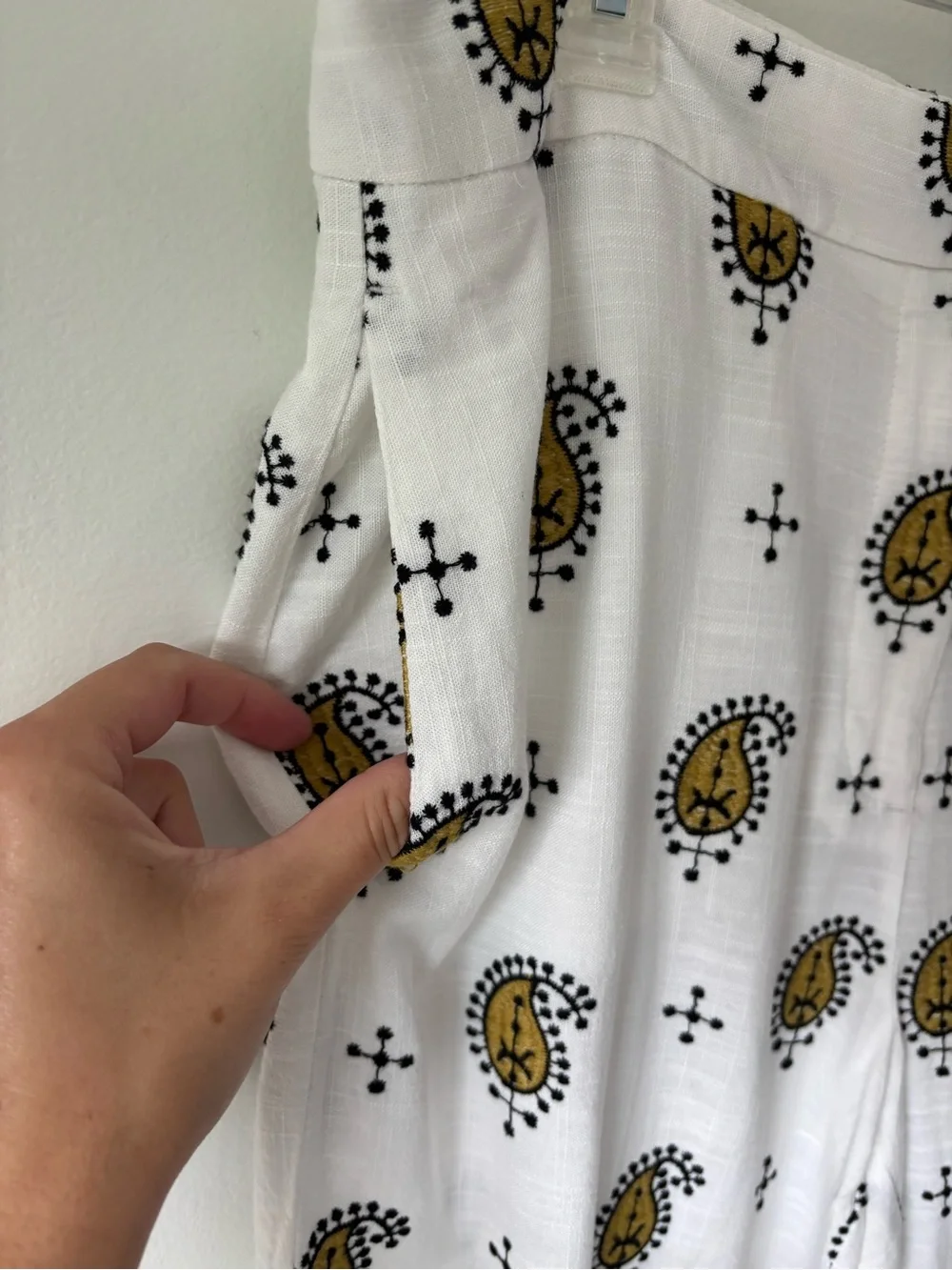 Zara White Embroidered Linen Blend Pant Yellow Black Pattern Beach Travel